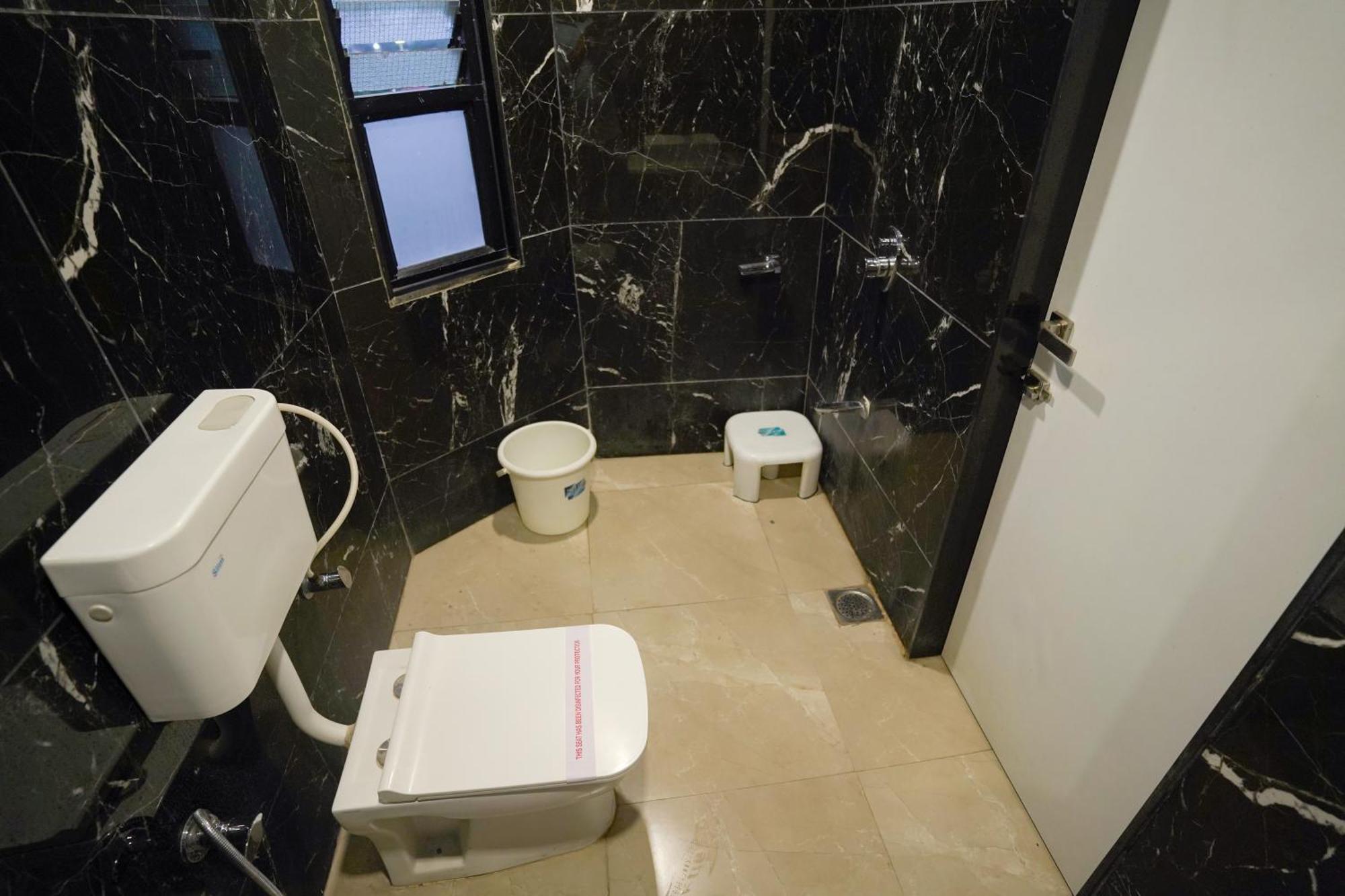 Hotel Shertown Amhedabad Dış mekan fotoğraf
